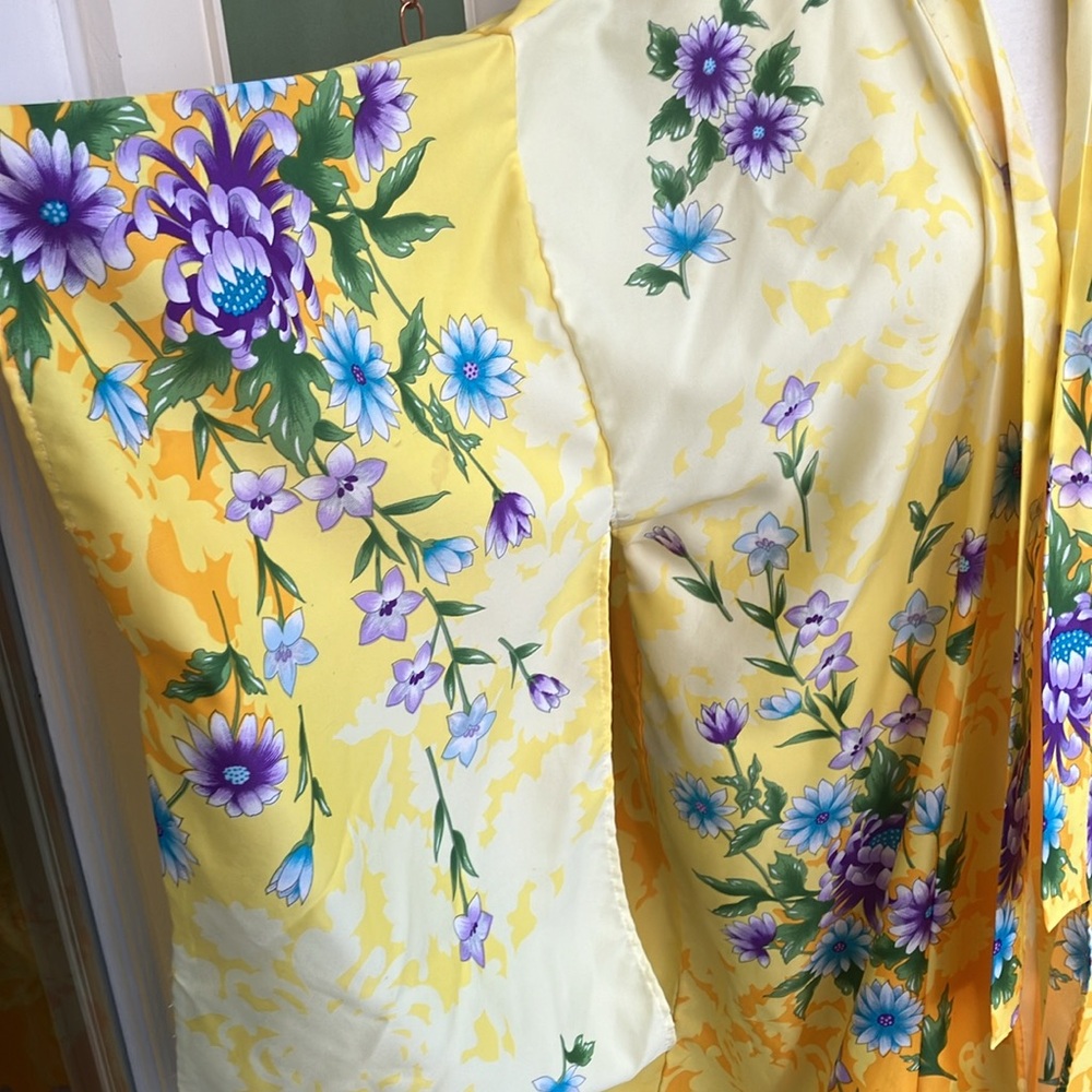 Vintage 70s 80s Yellow Floral Kimono Robe - Picture 2 of 9